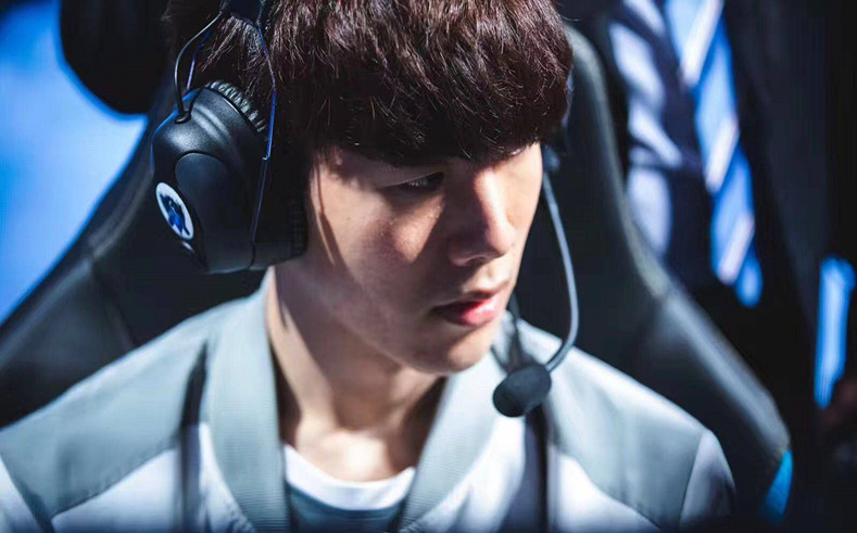 GALA：现在这个版本的话很多AD都能玩 主要是搭配上中野的阵容