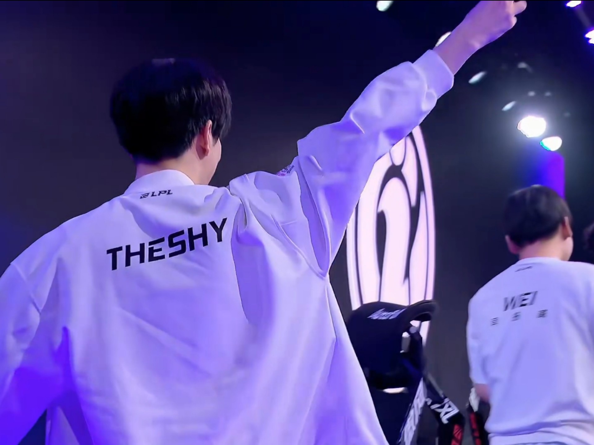 蒙古说唱歌手Rokit Bay在diss曲中提到了电子竞技选手 Senzu